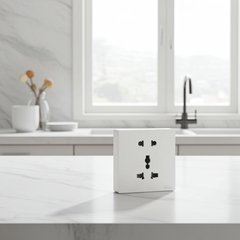 Module Ổ cắm 3 chấu đa năng và 2 chấu màu trắng Simon S6 581080V đế vuông