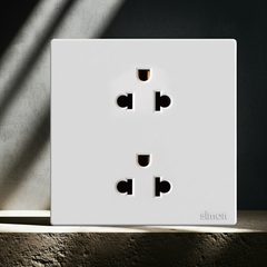 Module ổ cắm đôi 3 chấu chuẩn Âu Mỹ màu trắng Simon S6 581287 lắp chuẩn đế vuông