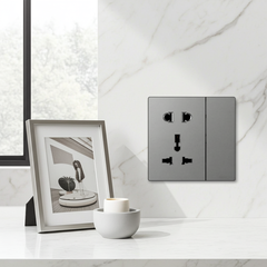 Module Ổ cắm 3 chấu đa năng và 2 chấu kèm công tắc màu ghi xám Simon S6 581080-61 đế vuông