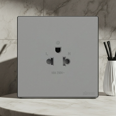 Ổ cắm đơn 3 chấu chuẩn Âu Mỹ màu ghi xám Simon S6 581087-61 lắp chuẩn đế vuông