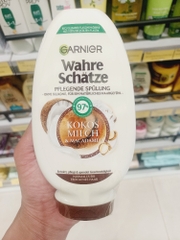 Dầu xả Garnier tinh chất dừa, maccca 250ml