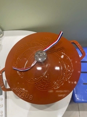 Nồi gang Staub 24cm hình bí ngô màu cam quế bản giới hạn