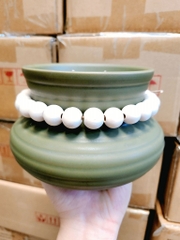 Hũ nến thơm chuỗi ngọc Magnolia Juniper 651g