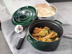 Nồi gang tròn Staub 20cm màu xanh húng