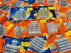 Vỉ 8 lưỡi dao cạo râu Gillette Fusion Power Value Pack.