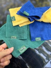 P11 Khăn mặt cá sấu