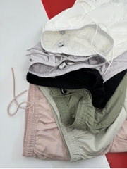 Q36 Quần gió nữ ống rộng Spao
