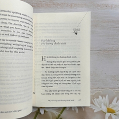 Sách - Ánh đèn sưởi ấm nhân gian (The Glow in Our Winter)