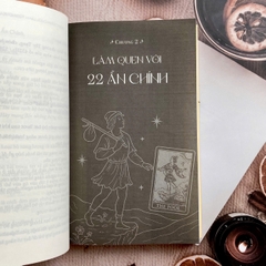 Sách - Tự học Tarot: Hành trình chữa lành từ những lá bài