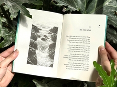 Sách - Nghiêng trong dòng suối