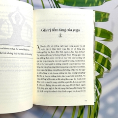 Sách - Chuyển mình và tái sinh cùng Yoga