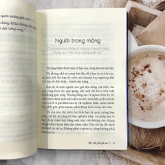 Sách - Một mình giữa giấc mơ