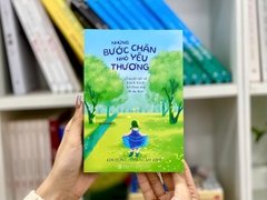 Sách - Những bước chân nhỏ yêu thương