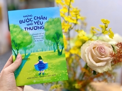 Sách - Những bước chân nhỏ yêu thương