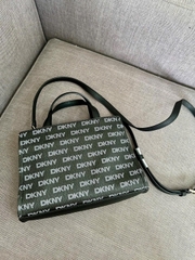 Túi Xách DKNY Logo Vàng Monogram