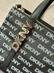 Túi Xách DKNY Logo Vàng Monogram