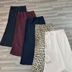 Chân váy lụa midi Hắc em bigsize