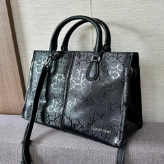 Túi xách DKNY form cứng cáp xuất xịn