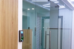 Chia sẻ kinh nghiệm lựa chọn thiết bị kiểm soát cửa ra vào cho văn phòng