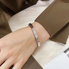 Vòng tay titan mạ vàng I LOVE You 2500478