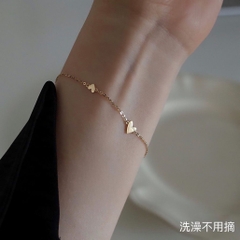 Vòng tay titan charm tim 2500480