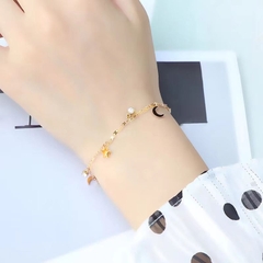Vòng tay titan charm trăng 2500483