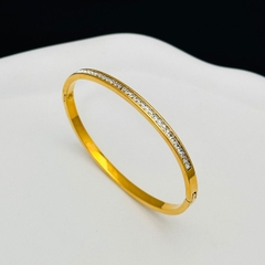 Vòng tay titan oval mạ vàng 2500052