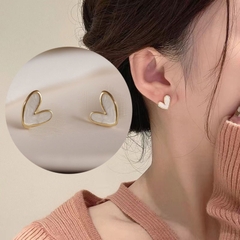 Bông tai titan mạ vàng xà cừ tim 2500907