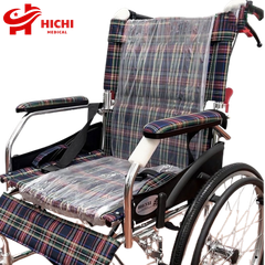 Xe lăn siêu nhẹ Lucass X63L dùng cho người già