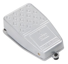 Công Tắc Đạp Chân YongSung YS FO-C1, AC250V 10A