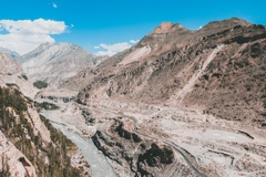 Khám Phá Thung Lũng Vẻ đẹp hẻo lánh và di sản đa dạng của Pakistan