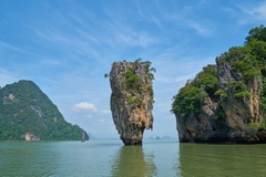 Phuket mùa hè: Vũ điệu của biển xanh và cát vàng