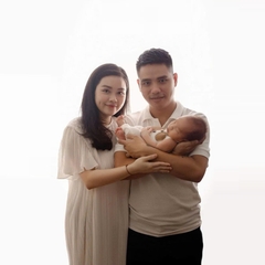 Đầm bầu xếp ly - Váy 2 lớp kín đáo - Chất voan lụa mềm, nhẹ, mát.