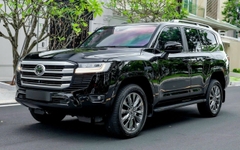LANDCRUISER LC300 ĐEN - NỘI THẤT ĐEN