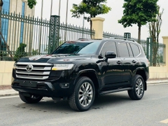 LANDCRUISER LC300 ĐEN - NỘI THẤT ĐEN
