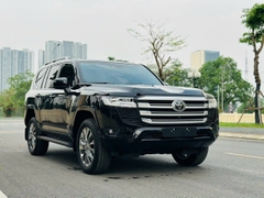 LANDCRUISER LC300 ĐEN - NỘI THẤT ĐEN