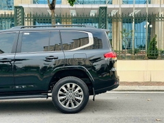 LANDCRUISER LC300 ĐEN - NỘI THẤT ĐEN