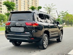 LANDCRUISER LC300 ĐEN - NỘI THẤT ĐEN