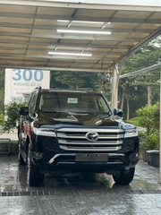 LANDCRUISER LC300 ĐEN - NỘI THẤT ĐEN