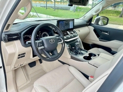 LANDCRUISER LC300 ĐỒNG - NỘI THẤT KEM