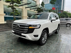 LANDCRUISER LC300 TRẮNG - NỘI THẤT ĐEN