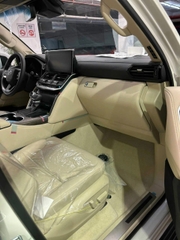 LANDCRUISER LC300 ĐEN - NỘI THẤT KEM