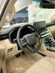 LANDCRUISER LC300 ĐỒNG - NỘI THẤT KEM