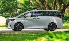 ALPHARD HEV TRẮNG - NỘI THẤT KEM