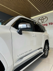 Độ LC300 Màu trắng phiên bản Modellista
