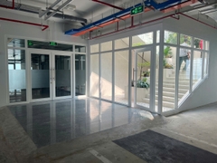 Vách kính chống cháy 2