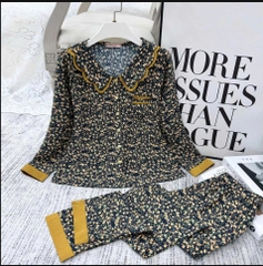 Y821D Lụa Mango tay dài ĐEN hoa vàng cổ 2 tầng