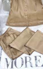 Y686B Lụa satin quần dài NÂU trơn cổ 2 tầng