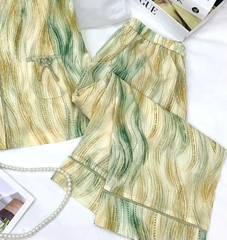 Y701A Lụa Mango quần lửng XANH hình sóng cổ 2 tầng