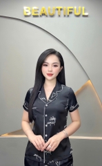 Y738A Lụa Satin quần dài ĐEN CHỮ cổ PJM